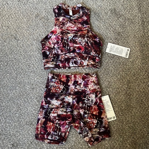 Lululemon wunder train set.